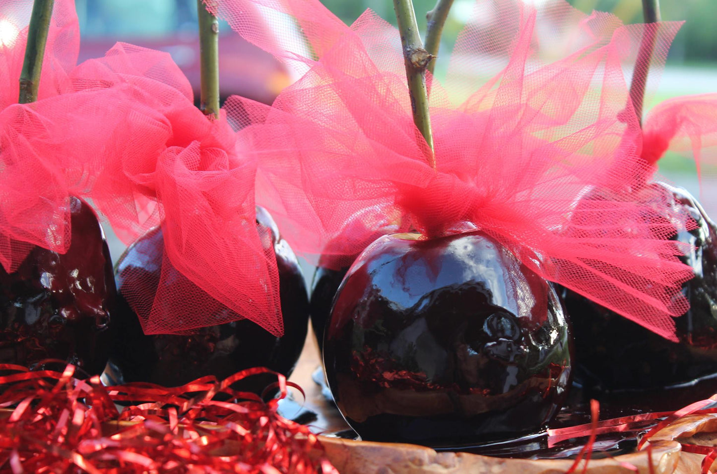 CANDY APPLE (BLACK/LICORICE FLAVORED)